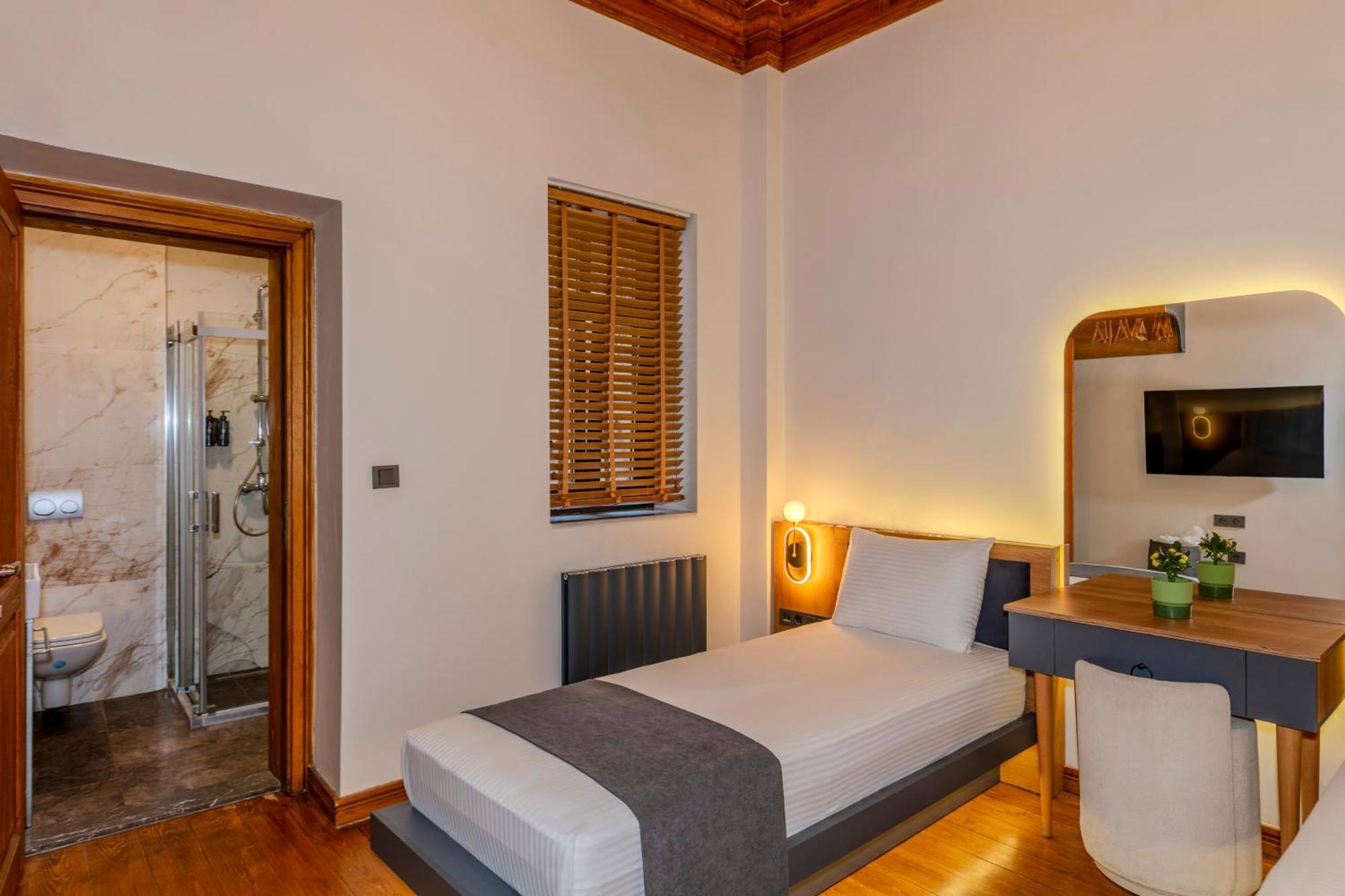 Elmira Pera Hotel & Spa - Special Class Istanbul Exterior photo