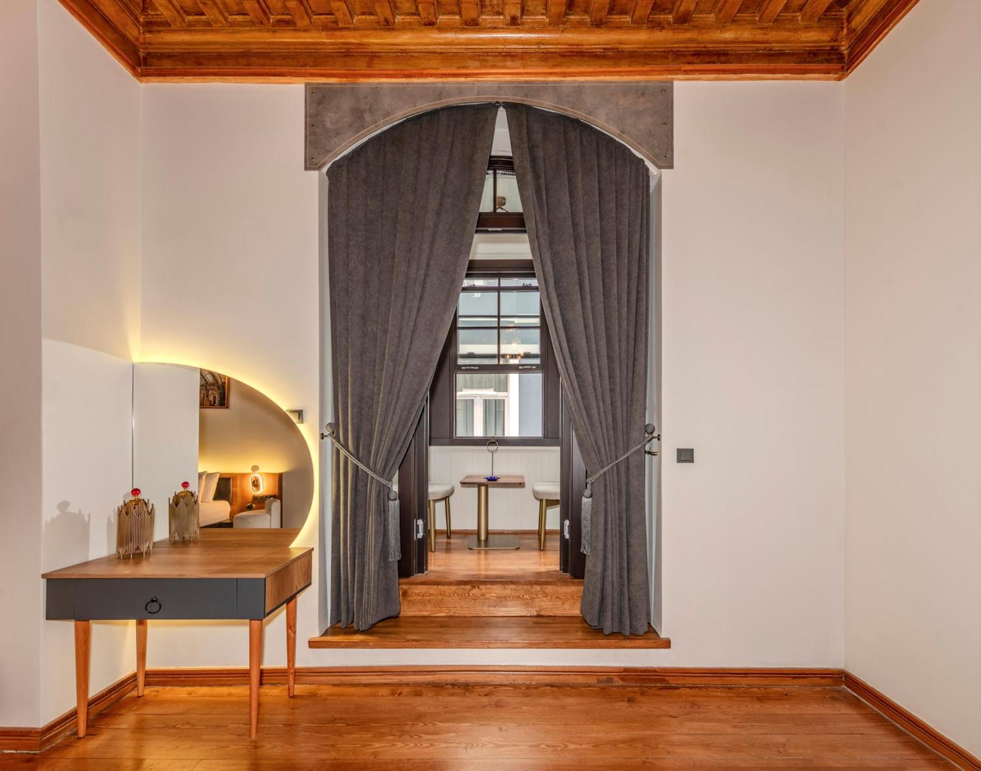 Elmira Pera Hotel & Spa - Special Class Istanbul Exterior photo